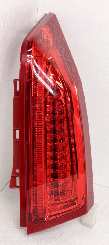 EXPORT OEM Cadillac ATS Sedan Right Passenger Side Tail Lamp 23315248 Tab Chip