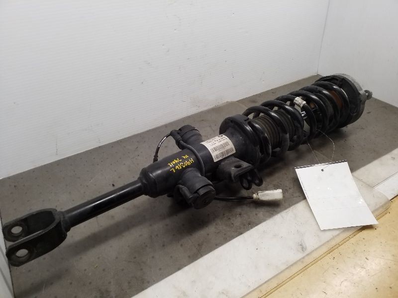 Driver Strut Front RWD Fits 13-17 BMW 535i GT 675096