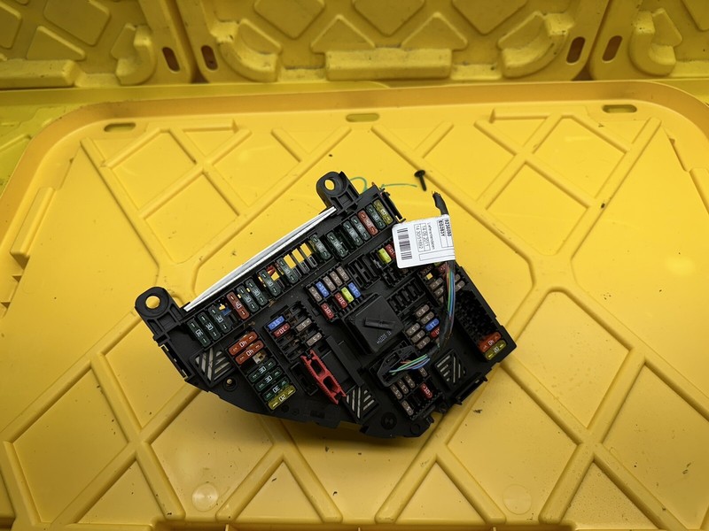 2008-2018 Bmw F10 5 6 7 Series Rear Power Distribution Fuse Relay Box Unit OEM