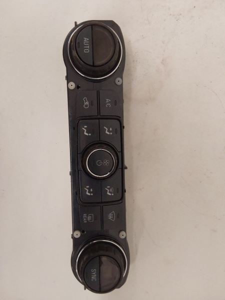 Temperature Control Classic Style Fits 18-19 SIERRA 1500 PICKUP 3143636