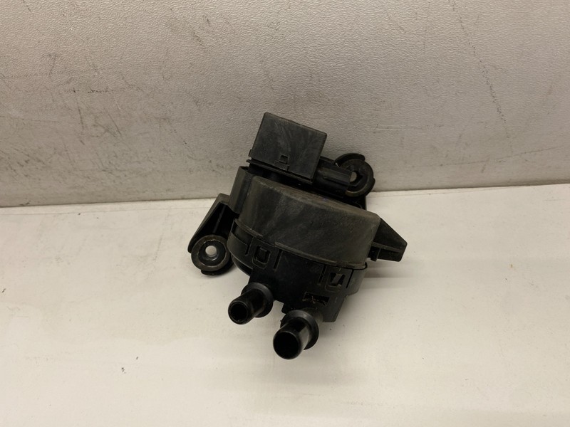 1999-2004 FORD MUSTANG FUEL VAPOR PURGE CANISTER VALVE OEM