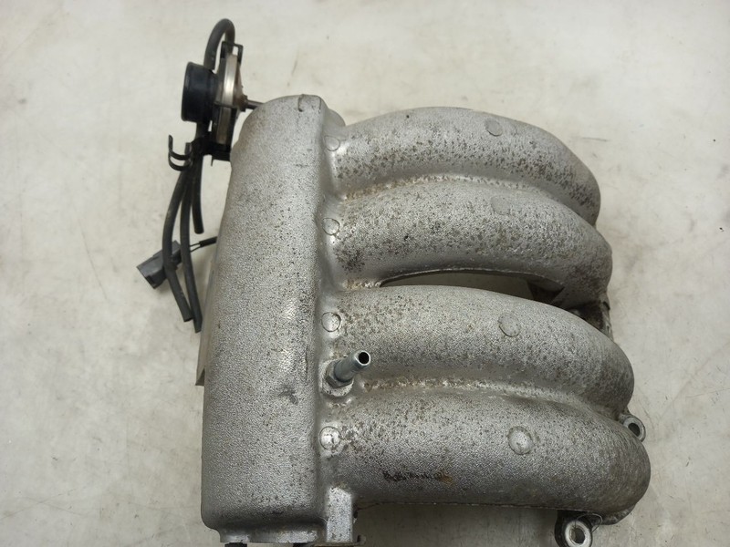 01 02 03 04 TOYOTA TACOMA SR5 UPPER INTAKE MANIFOLD 2RZFE