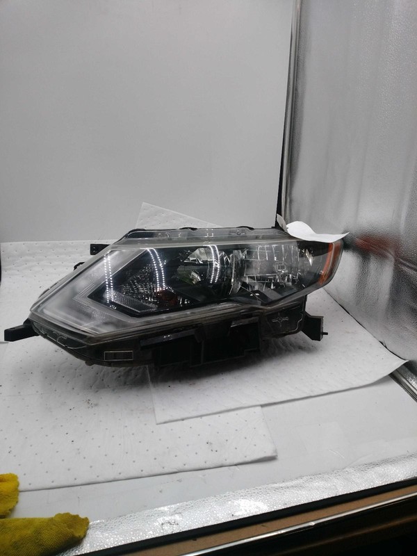 2017 Nissan Rogue Left Headlight Assembly Grey OEM 633867 72K Miles