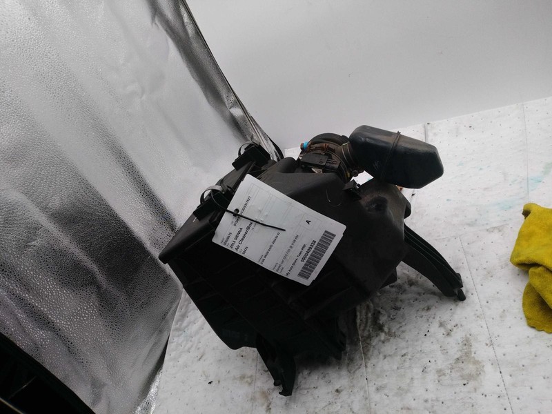 2013 Toyota Sienna Used Air Cleaner Assembly OEM 177050P090 260k Miles