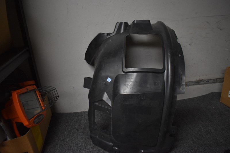2018-2020 BMW X3 M40I LEFT SIDE FENDER LINER FACTORY OEM