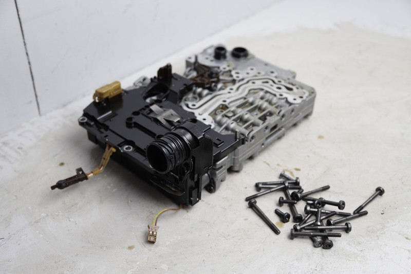 BMW TRANSMISSION VALVE BODY MECHATRONIC ASSEMBLY OEM 1087128603