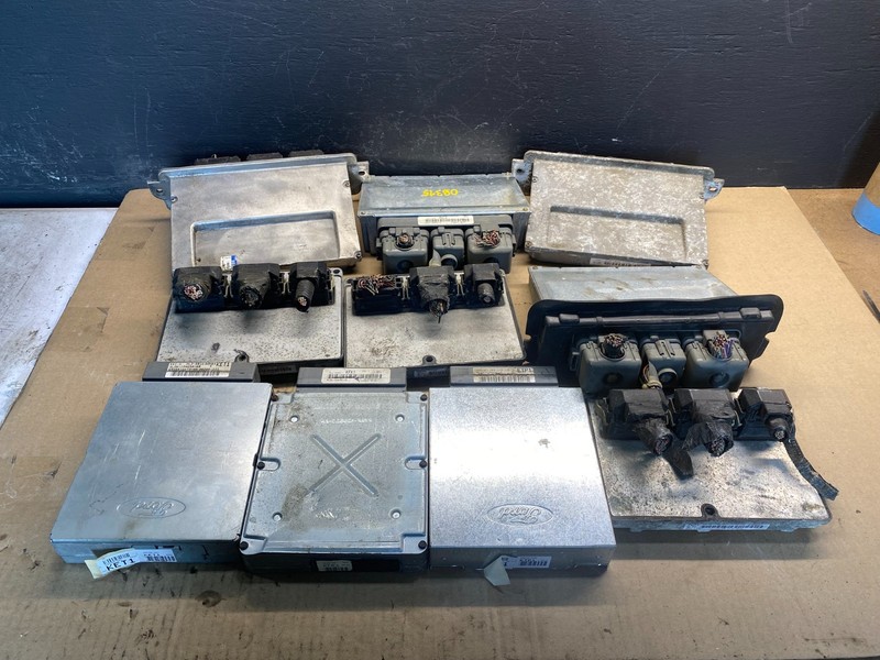 Mix of 10 Ford ECM Engine Computer Module AC0960