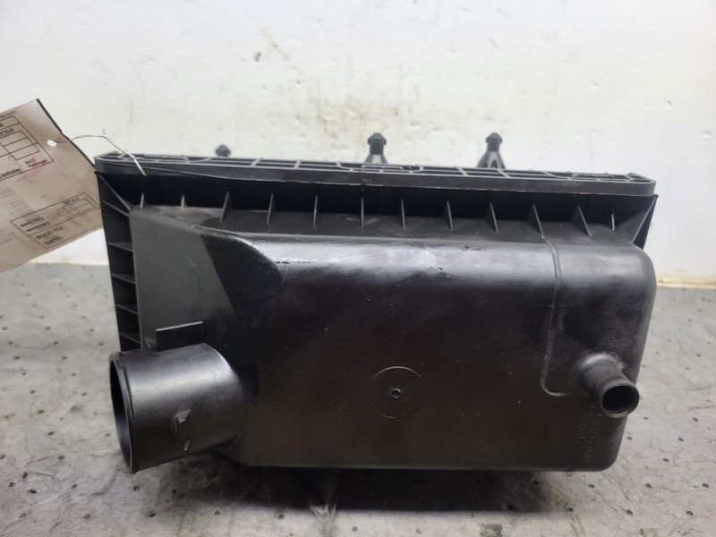 Air Cleaner 2.0L Fits 07-10 CALIBER 1546727