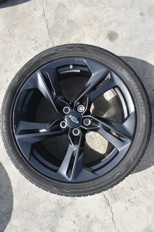 Chevrolet Camaro 5TH/6TH GEN 20X8.5 OEM Front Wheel Rim *23507198GM* **USED**