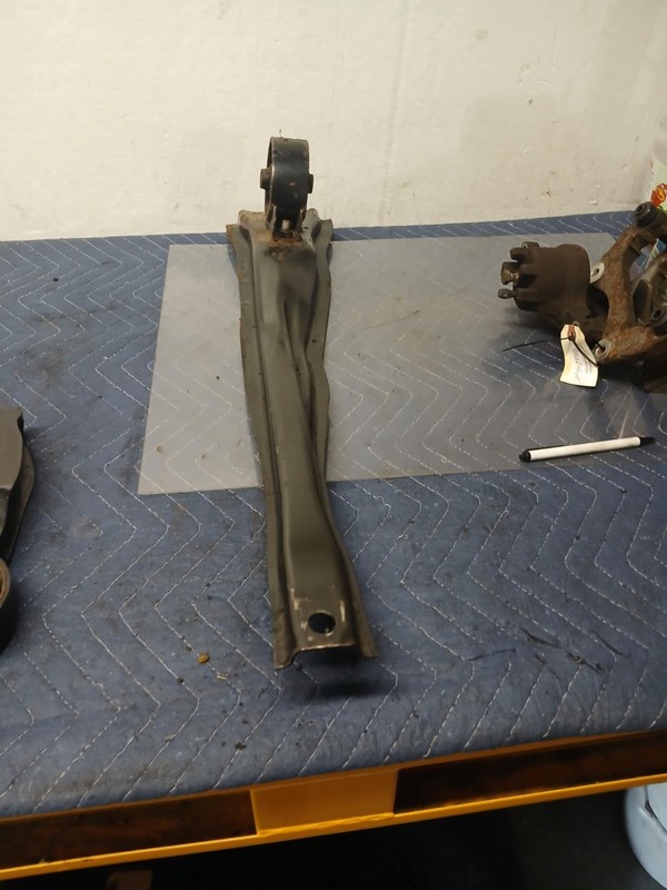 07 08 09 10 11 12 13 14 15 16 17 Jeep Compass 2.4L Engine Mount Bracket