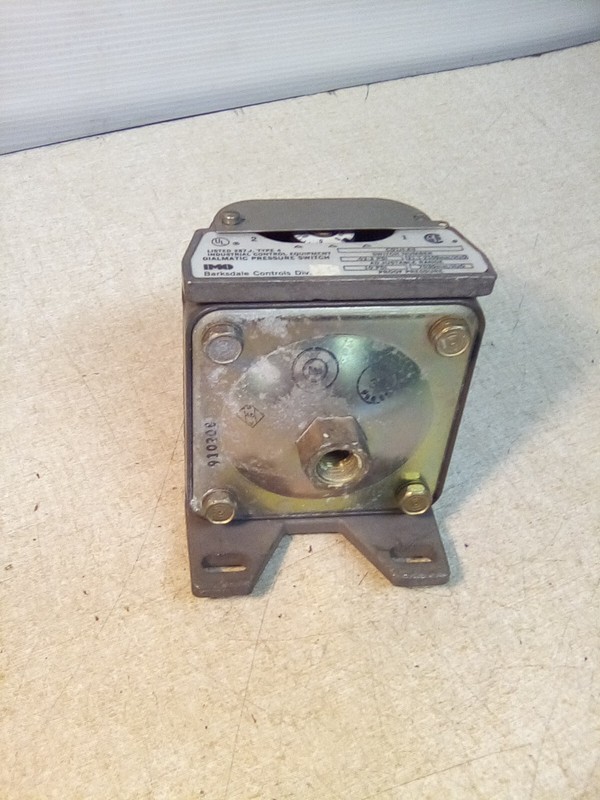 Barksdale Controls IMO CD1H-A3 Dialmatic Pressure Switch 03-3 PSI (B)