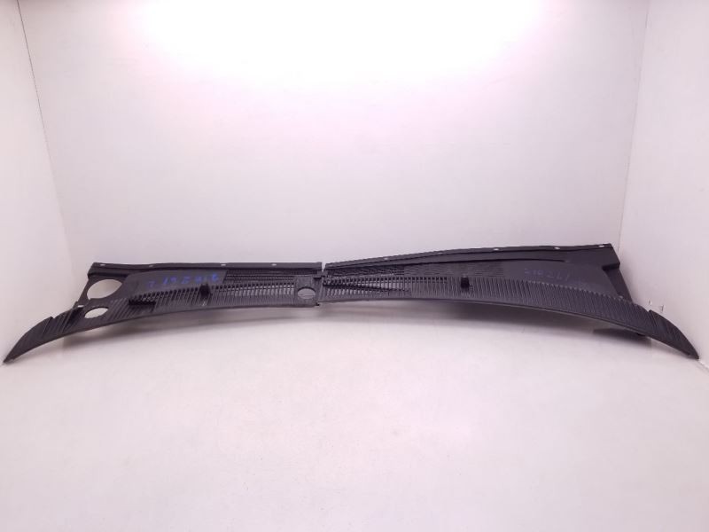 00 TOYOTA SIENNA COWL VENT PANEL