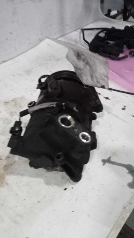 2015 Jeep Cherokee A/C Compressor OEM 68103197AA 119K Miles Blue