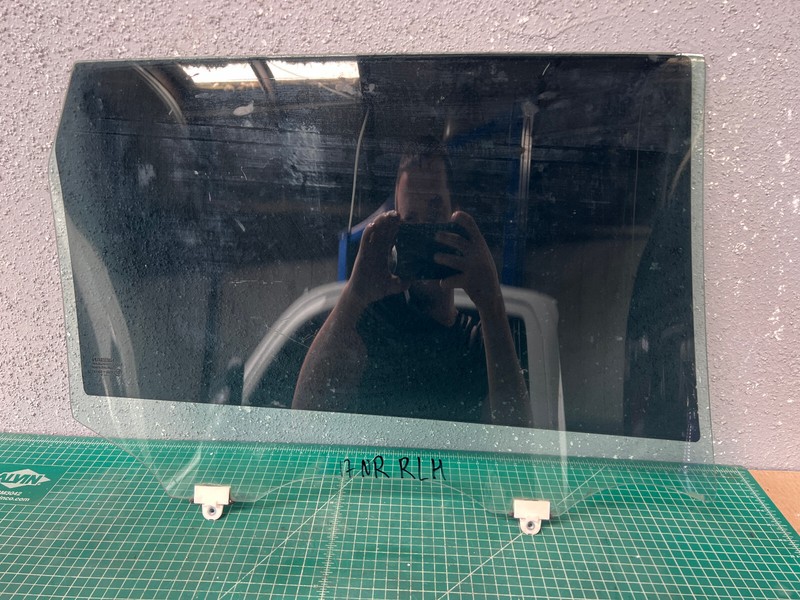 14-20 Nissan Rogue T32 REAR LEFT DRIVER SIDE DOOR WINDOW GLASS OEM