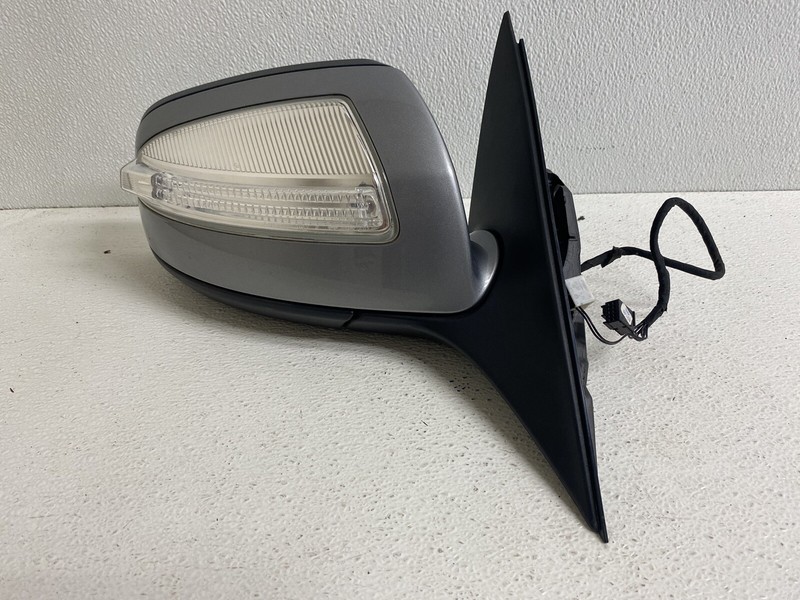 2010-2011 Mercedes C250 C300 Right Passenger Side View Door Mirror 9 Wire Oem