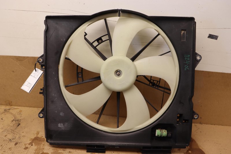 2009-2014 CADILLAC CTS 3.6L COUPE ENGINE COOLING RADIATOR FAN SHROUD MOTOR OEM