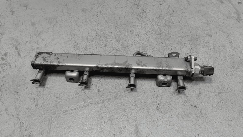 TOYOTA CAMRY 2.5L ENGINE FUEL INJECTION DELIVERY RAIL PIPE OEM 2018-2024
