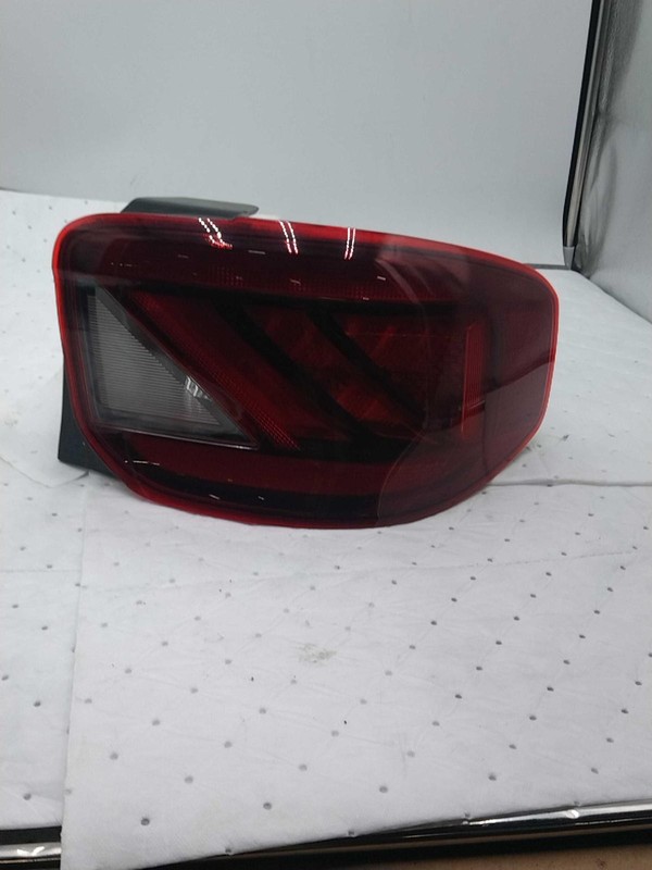 2021 Hyundai Venue Right Tail Light Assembly White - Used, Light Scratches