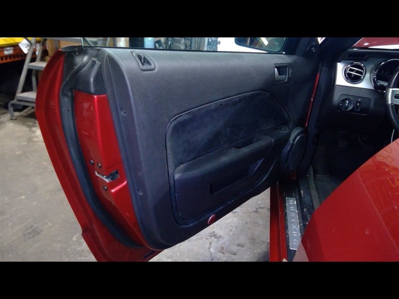 MUSTANG 2005 Driver Left Front Door Trim Panel 1669951