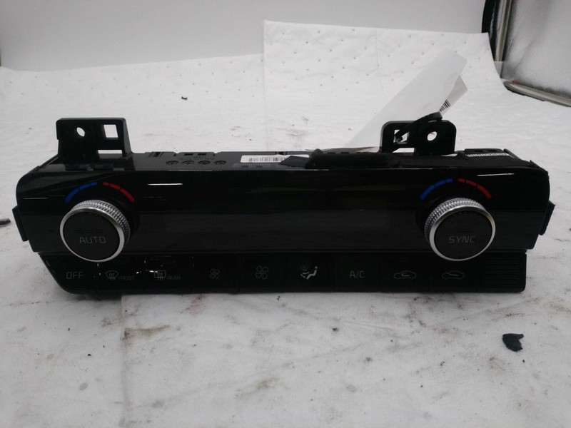 Used A/C Selector Switch fits: 2022 Kia K5 w/o automatic defog Grade A