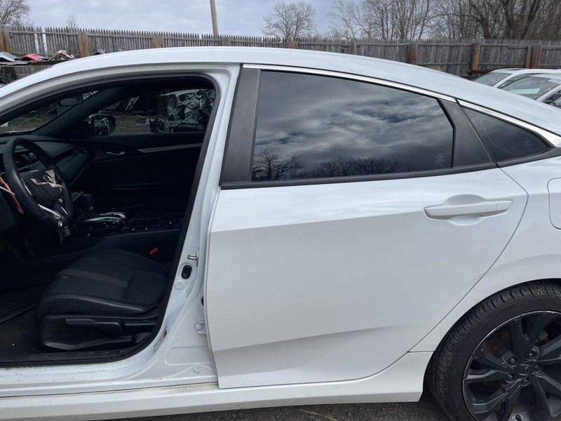 16-21 HONDA CIVIC LEFT ROCKER W/POST WHITE PC:NH883P 2.0L AT FWD 62K SPORT 62502