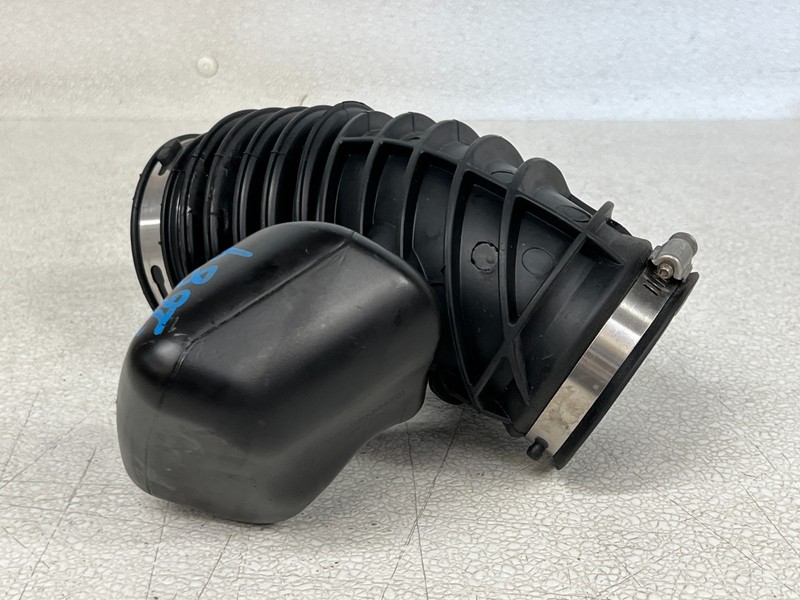 ⭐19-25 GMC ACADIA DENALI 3.6L ENIGNE AIR INTAKE CLEANER DUCT HOSE OEM LOT2689