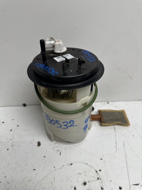 2003-2005 Kia Optima 2.4L Fuel Pump w Sending Unit & Bracket