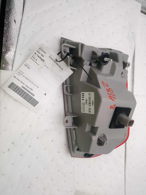 Chrysler 300 2021 Used Right Tail Light Assembly Grey 737261 101K Mileage