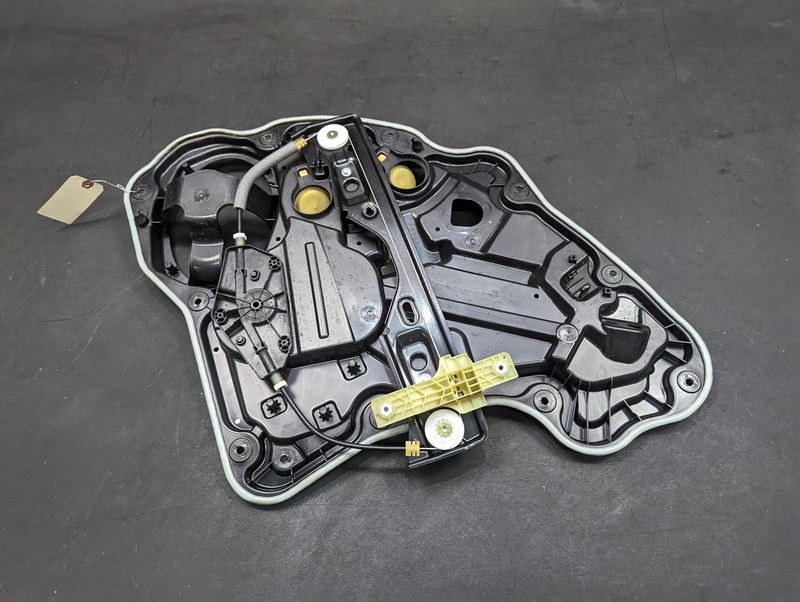 Rear Right Door Window Regulator 2020 Jeep Compass 68292132AA 2017 2018 - 2022