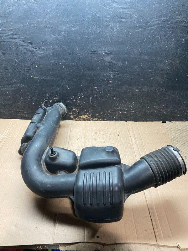 2011 - 2013 Dodge Durango 3.6L Resonator Air Intake Tube OEM V9751 DG