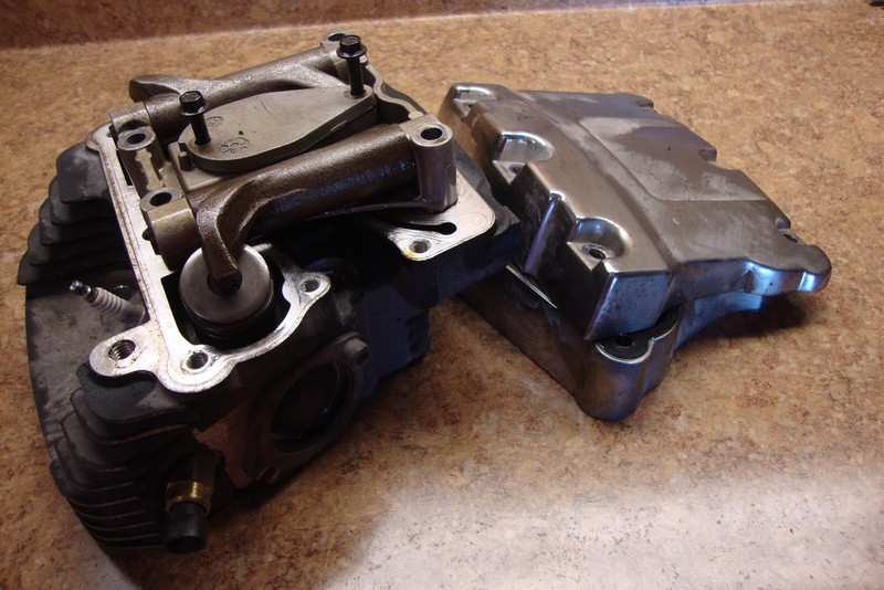 01 Harley Davidson Electra Glide FLHTCI Cylinder Head Valve Cover Panel Front