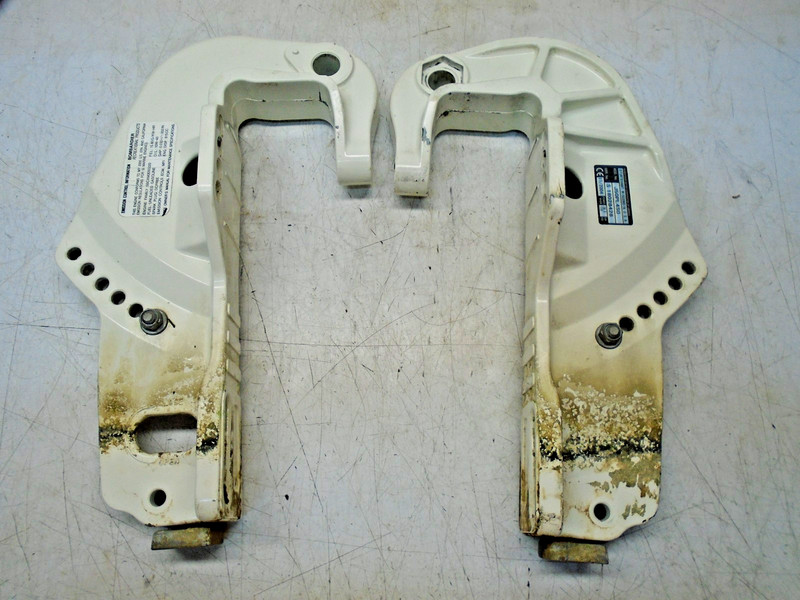 BB6 Johnson 50 Hp Outboard ClampBracket Set Port Stbd 5035972 5036484