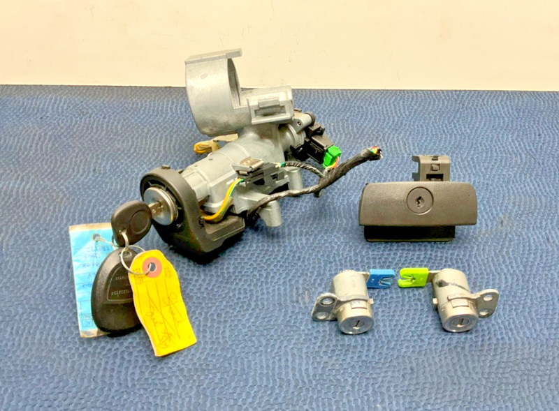 08-11 Saturn Sky Pontiac Solstice Ignition Lock Cylinder Switch w Key OEM 69K Mi