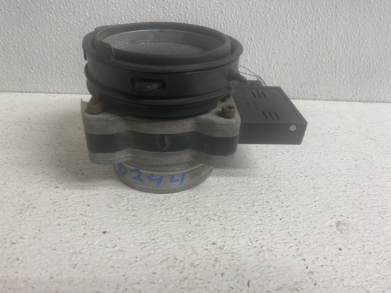 2001-2004 Isuzu Rodeo Mass Air Flow Meter MAF Sensor