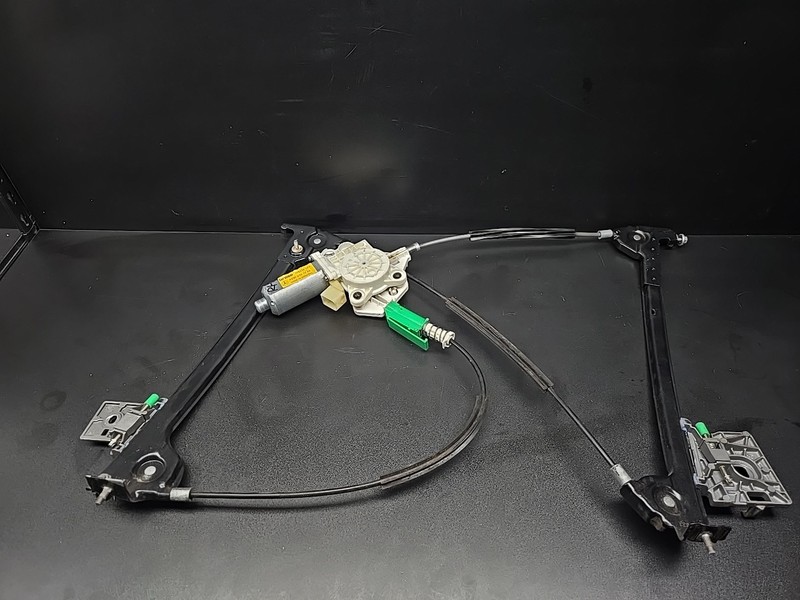 Mercede R230 SL500 SL55 AMG Front Right Side Door Window Regulator Motor OEM