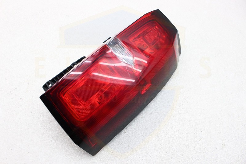 2015 2016 2017 2018 2019 2020 CHEVY TAHOE PASSENGER RIGHT TAILLIGHT LAMP OEM