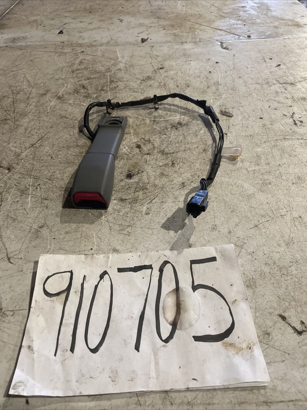 95-98 1995 Lexus LS400 LeftDriver Side Front Seat Belt Buckle Seat End Latch