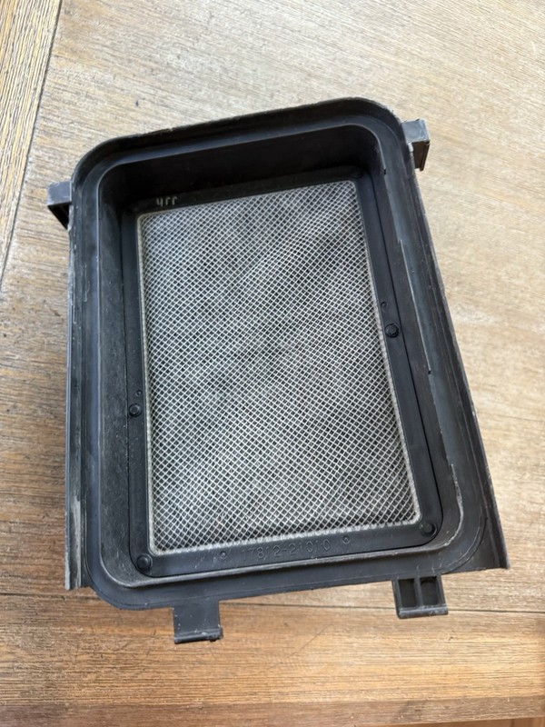 2006-2014 TOYOTA YARIS AIR CLEANERBox Mass Air Flow Sensor Meter17700-21130