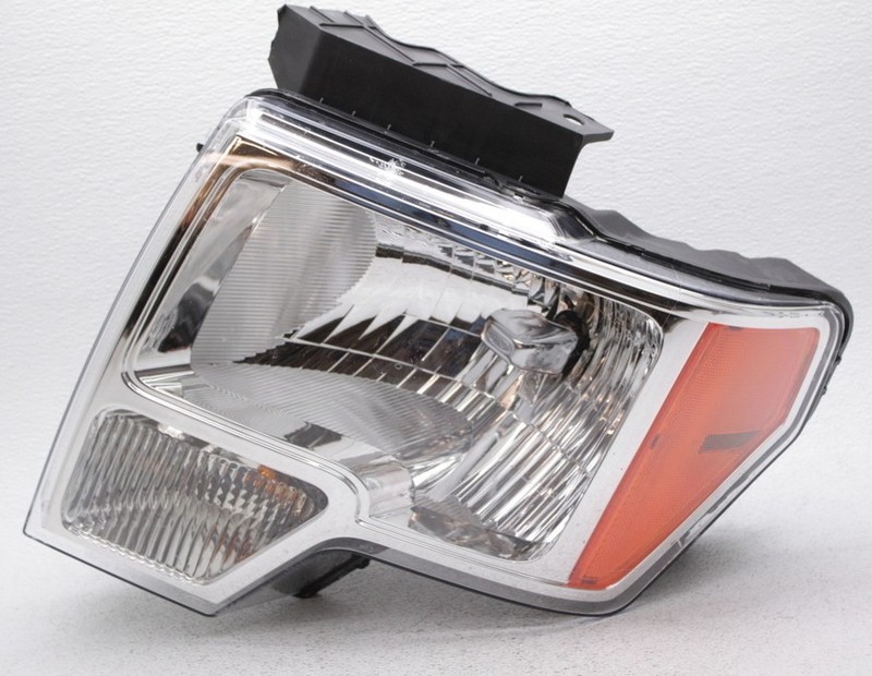 OEM Ford F150 Left Driver Side Halogen Headlamp DL3Z-13008-B Tab Gone
