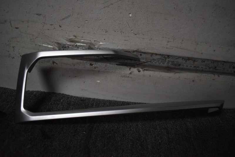 BMW X5 FRONT RIGHT SIDE FOG LIGHT TRIM FACTORY OEM