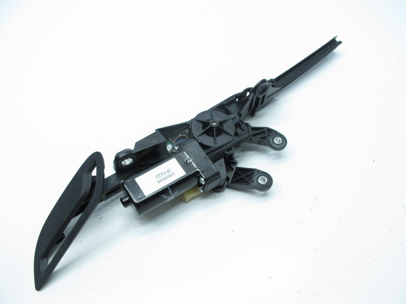 10-17 AUDI 8T A5 S5 RS5 CONVERTIBLE FRONT RIGHT SEAT BELT TENSIONER MOTOR 090324