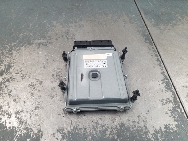 2014 Mercedes AMG E 63 S Engine Computer ECU ECM #0284 S5