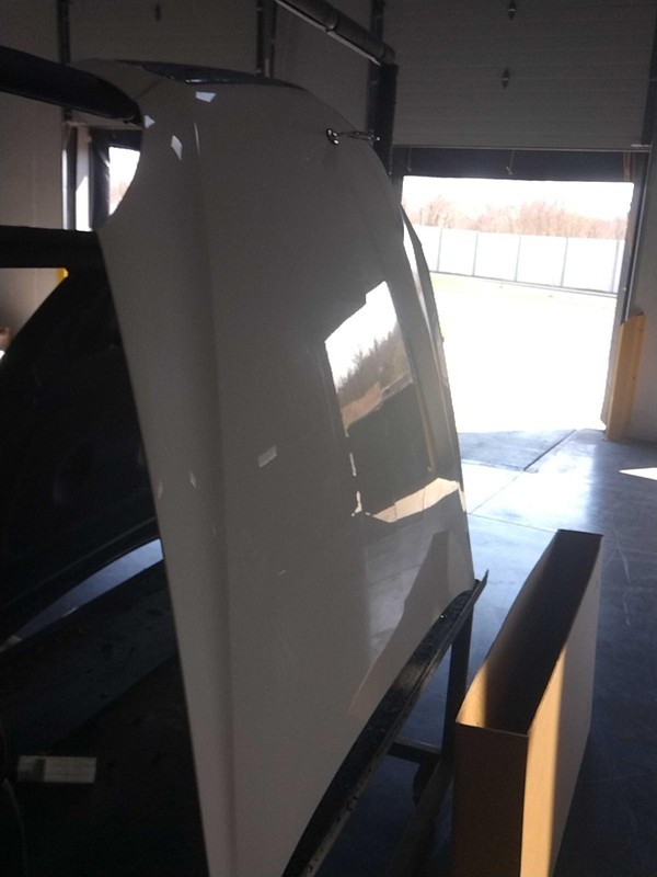 2004 Cadillac DeVille OEM White Hood Panel 4DR Sedan 25752377 Used