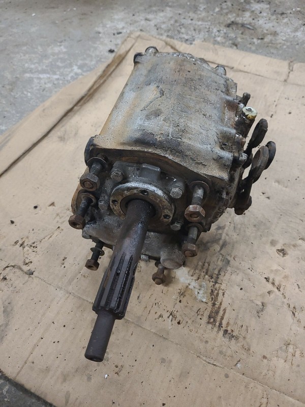 Mercedes Benz W114 W115Manual Transmission 220 D/8 115 261 08 01