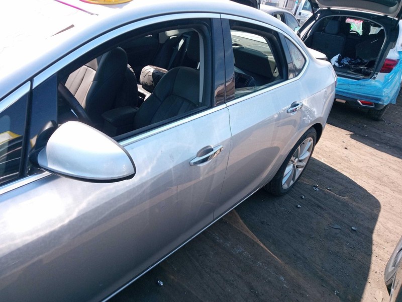 2016 Buick Verano Left Door Glass Grey OEM Used 524612 122k Miles