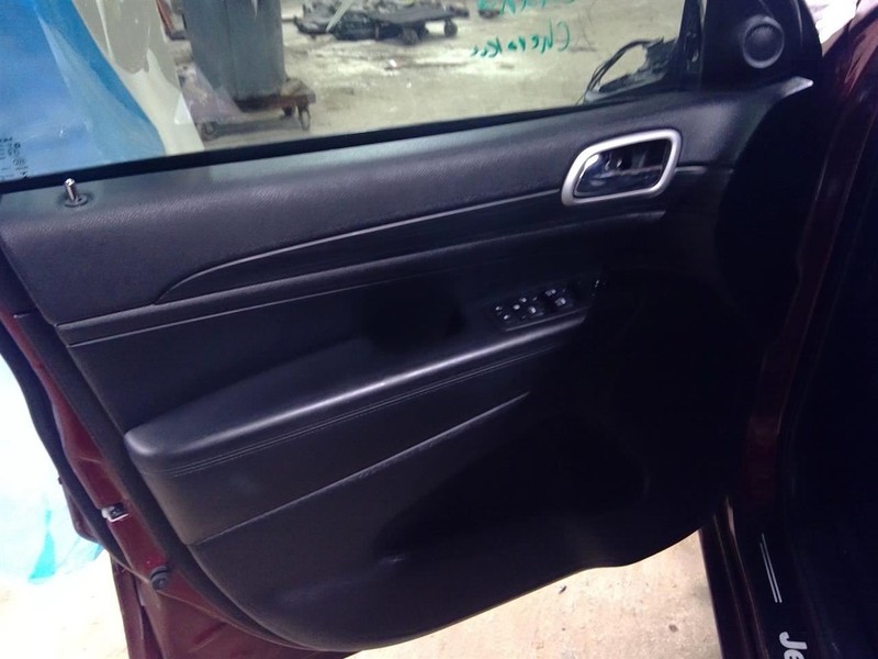 GRAND CHEROKEE 2020 Driver Left Front Door Trim Panel 1722371