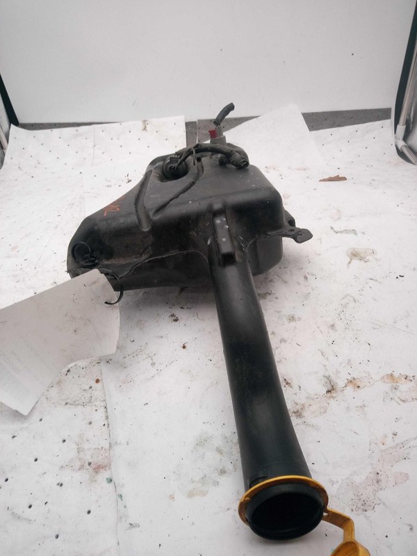 Used Washer Fluid Reservoir fits: 2015 Chrysler 200Grade B