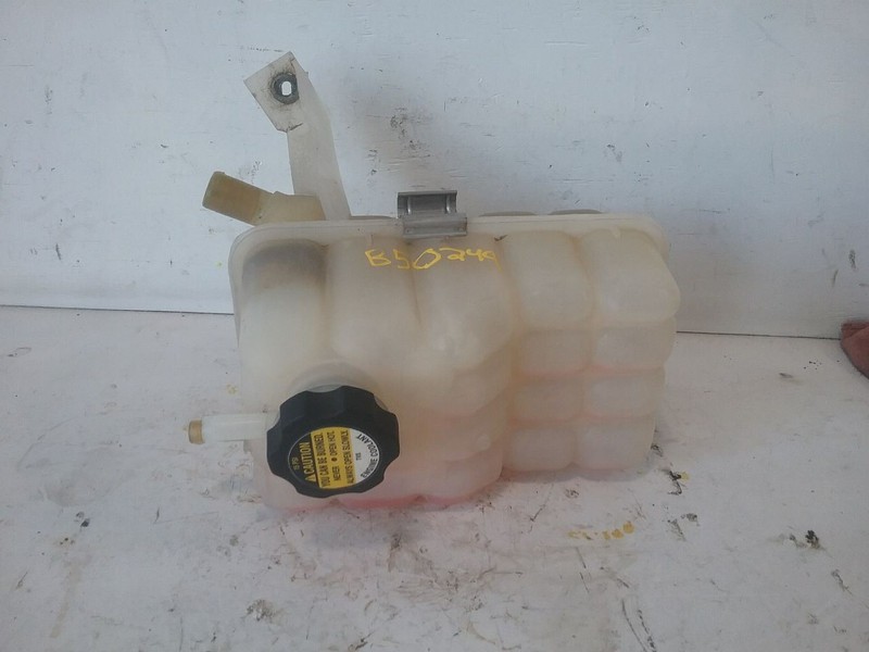 Coolant Reservoir Classic Style Fits 99-07 SIERRA 2500 PICKUP 3530794