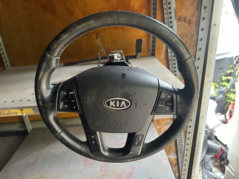 11-13 KIA SORENTO OEM STEERING COLUMN W/ SWITCHES AND WHEEL - SMART KEY & TILT