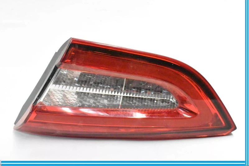 14-20 Maserati Quattroporte Right Trunk Lid Inner Tail Light Lamp 670009228 OEM